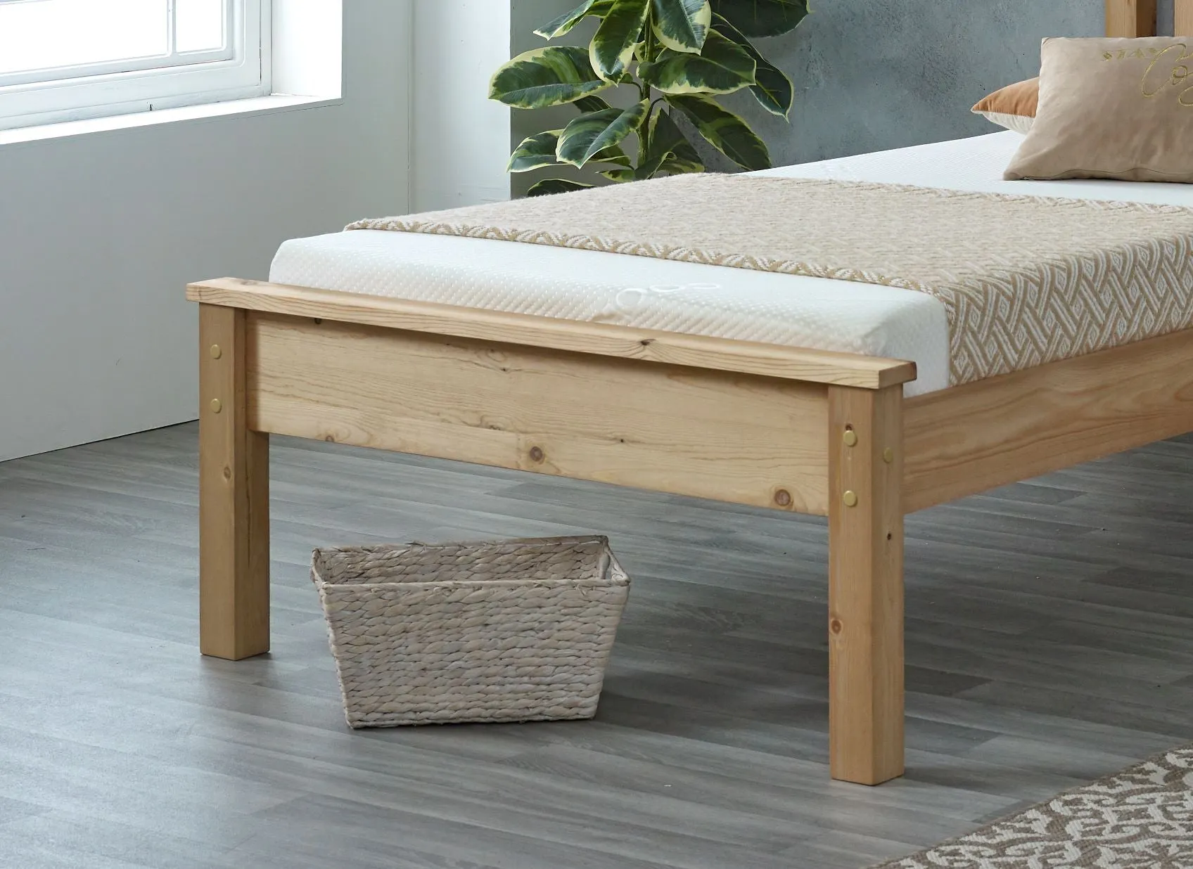 Better Chelford Pine Bed